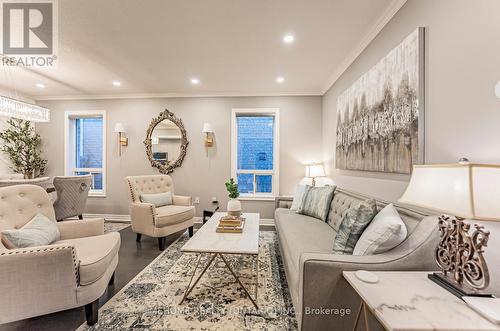 453 Pondview Place, Oakville, ON - Indoor Photo Showing Living Room