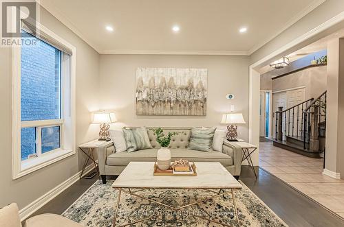 453 Pondview Place, Oakville, ON - Indoor Photo Showing Living Room