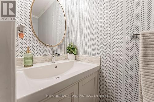 453 Pondview Place, Oakville, ON - Indoor Photo Showing Bathroom