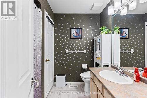 3283 Northway Avenue, Windsor, ON - Indoor Photo Showing Bathroom