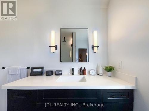 17 - 95 Weldrick Road E, Richmond Hill, ON - Indoor Photo Showing Bathroom