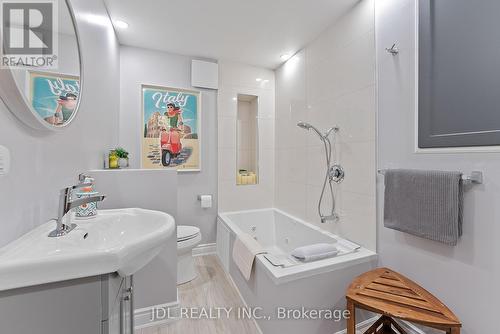 17 - 95 Weldrick Road E, Richmond Hill, ON - Indoor Photo Showing Bathroom