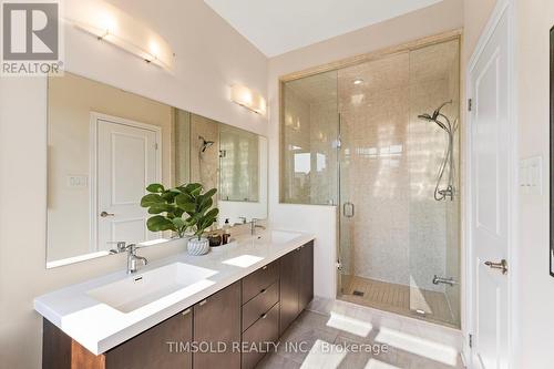 26 Carrville Woods Circle, Vaughan, ON - Indoor Photo Showing Bathroom