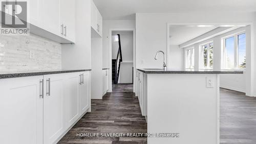 678 Daimler Parkway, Welland, ON - Indoor Photo Showing Kitchen