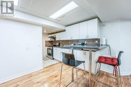 5202 Buttermill Court, Mississauga, ON - Indoor Photo Showing Kitchen