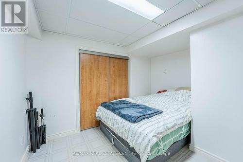 5202 Buttermill Court, Mississauga, ON - Indoor Photo Showing Bedroom