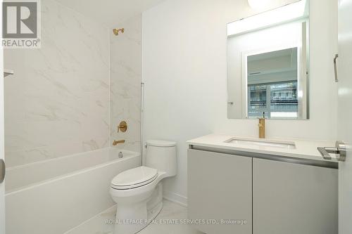 323 - 395 Dundas Street W, Oakville, ON - Indoor Photo Showing Bathroom