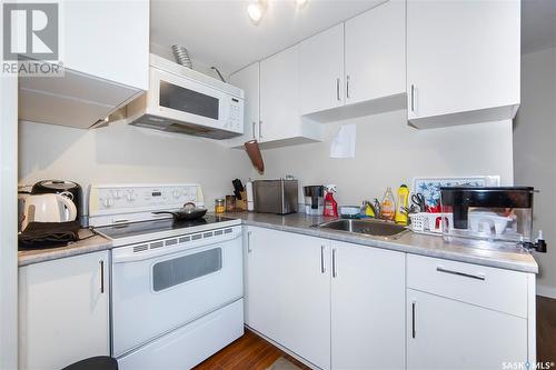 155 Marlatte Crescent, Saskatoon, SK - Indoor Photo Showing Kitchen