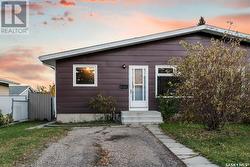 28 Anderson CRESCENT  Saskatoon, SK S7H 3Z8