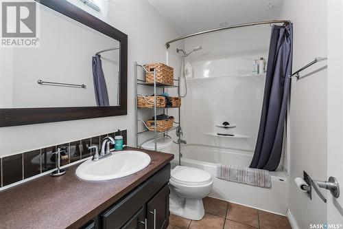 28 Anderson Crescent, Saskatoon, SK - Indoor Photo Showing Bathroom