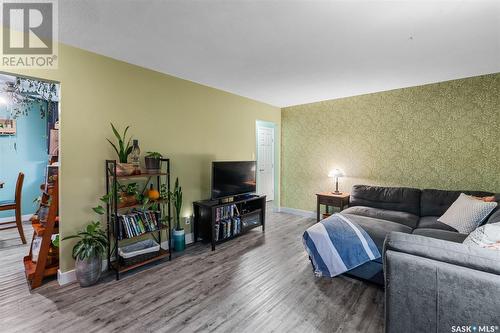 28 Anderson Crescent, Saskatoon, SK - Indoor Photo Showing Living Room