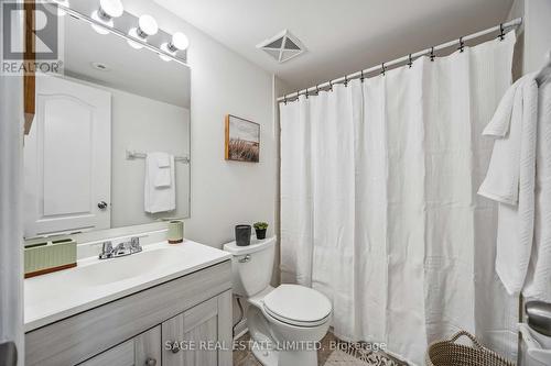 Th32 - 78 Carr Street, Toronto, ON - Indoor Photo Showing Bathroom