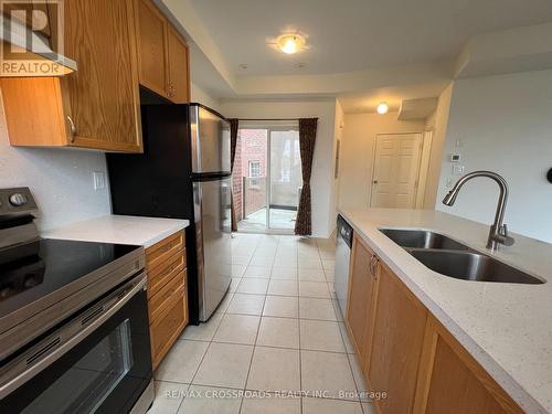 56 - 407 Beechgrove Drive, Toronto, ON - Indoor Photo Showing Kitchen With Double Sink