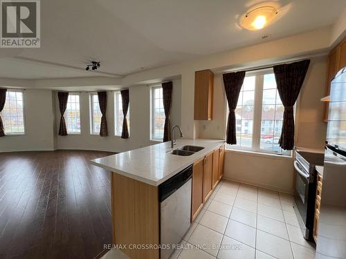 56 - 407 Beechgrove Drive, Toronto, ON - Indoor Photo Showing Kitchen With Double Sink