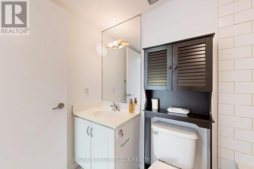 516 - 185 Legion Road N, Toronto, ON - Indoor Photo Showing Bathroom