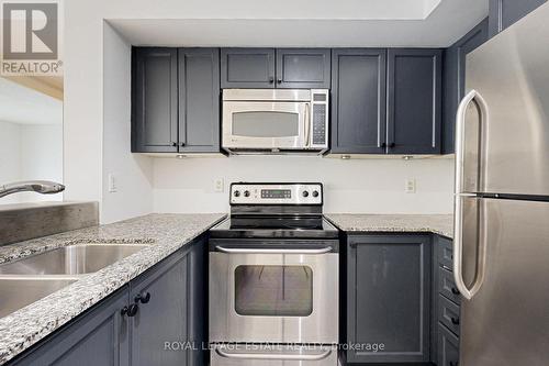 516 - 185 Legion Road N, Toronto, ON - Indoor Photo Showing Kitchen