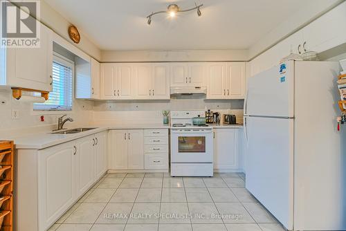 22 Lent Crescent, Brampton, ON - Indoor Photo Showing Kitchen With Double Sink