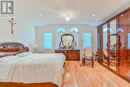 22 Lent Crescent, Brampton, ON - Indoor Photo Showing Bedroom