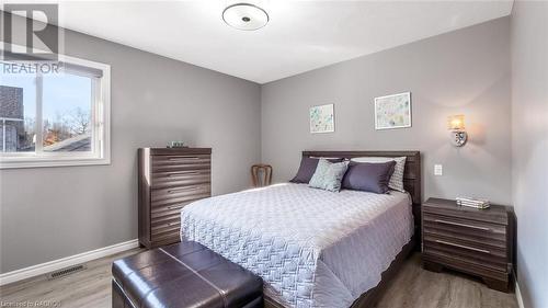 This second upper level bedroom is perfect for family or guests....or turn it into a home office perhaps? - 18 Walker Way, Sauble Beach, ON - Indoor Photo Showing Bedroom