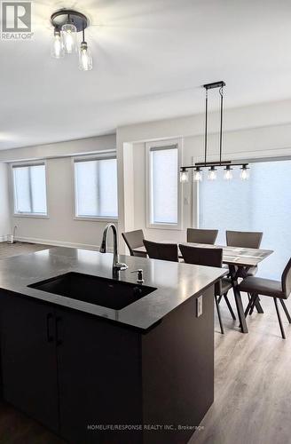 714 Daimler Parkway E, Welland, ON - Indoor Photo Showing Kitchen With Double Sink