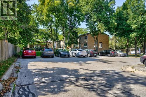 20 - 63 Fonthill Road, Hamilton, ON - Outdoor