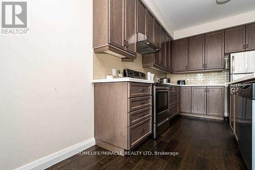 18 - 35 Midhurst Heights, Hamilton, ON - Indoor Photo Showing Kitchen