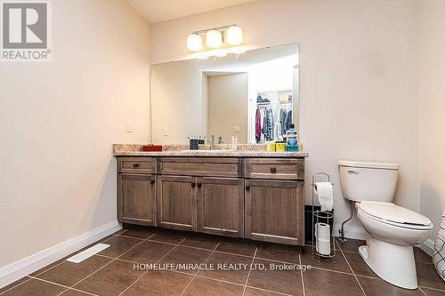 18 - 35 Midhurst Heights, Hamilton, ON - Indoor Photo Showing Bathroom