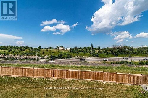 18 - 35 Midhurst Heights, Hamilton, ON - Outdoor With View