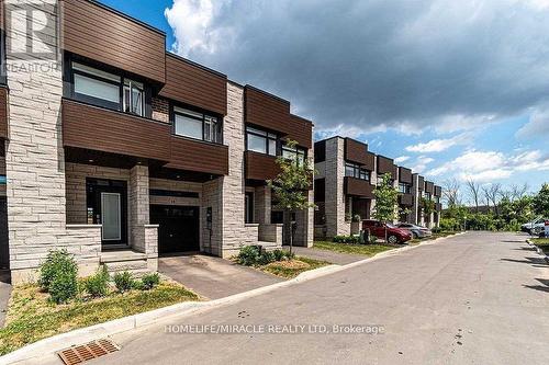 18 - 35 Midhurst Heights, Hamilton, ON - Outdoor With Facade