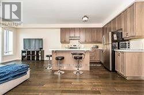 18 - 35 Midhurst Heights, Hamilton, ON - Indoor Photo Showing Kitchen