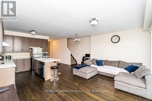 18 - 35 Midhurst Heights, Hamilton, ON - Indoor