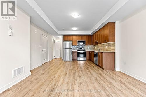 307 - 755 Omega Drive, Pickering, ON - Indoor Photo Showing Kitchen