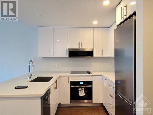 180 George Street Unit#2103, Ottawa, ON - Indoor Photo Showing Kitchen