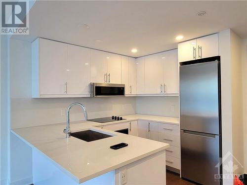 180 George Street Unit#2103, Ottawa, ON - Indoor Photo Showing Kitchen