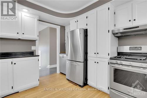 4715 Kelso Street, Augusta (809 - Augusta Twp), ON - Indoor Photo Showing Kitchen