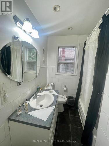 127 Flora Drive, Toronto, ON - Indoor Photo Showing Bathroom