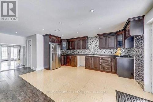 243 Cosgrove Drive, Oshawa, ON - Indoor Photo Showing Kitchen