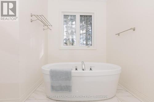 17 Fitzmaurice Drive, Vaughan, ON - Indoor Photo Showing Bathroom