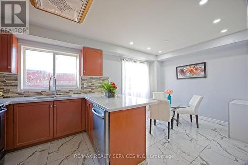 21 - 170 Havelock Drive, Brampton, ON - Indoor Photo Showing Kitchen With Double Sink