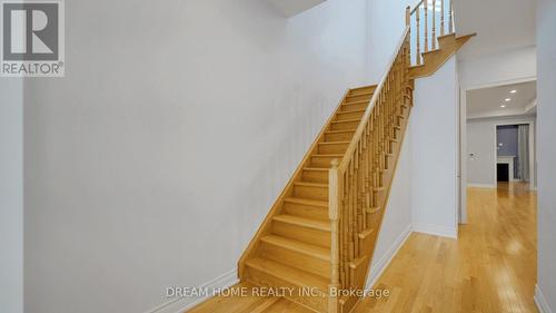 22 Temple Avenue, East Gwillimbury, ON - Indoor Photo Showing Other Room