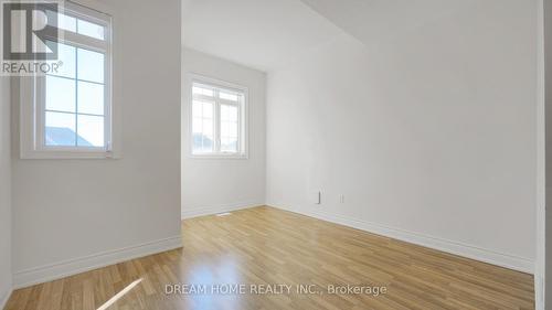 22 Temple Avenue, East Gwillimbury, ON - Indoor Photo Showing Other Room