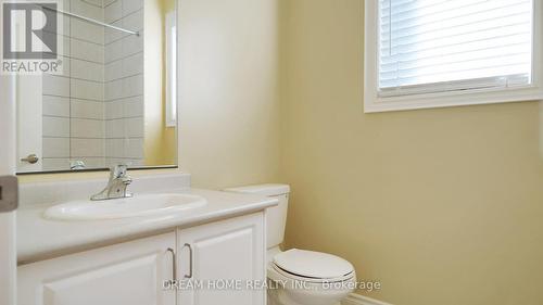 22 Temple Avenue, East Gwillimbury, ON - Indoor Photo Showing Bathroom