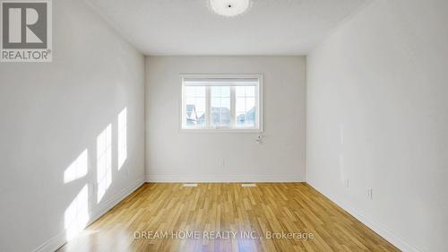 22 Temple Avenue, East Gwillimbury, ON - Indoor Photo Showing Other Room