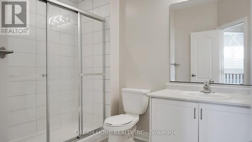 22 Temple Avenue, East Gwillimbury, ON - Indoor Photo Showing Bathroom