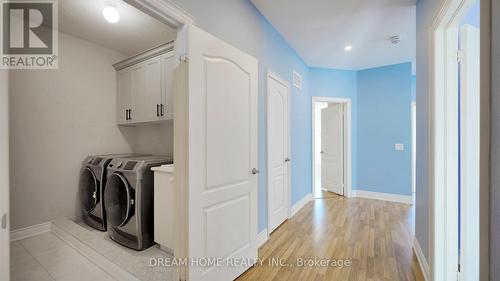 22 Temple Avenue, East Gwillimbury, ON - Indoor Photo Showing Laundry Room