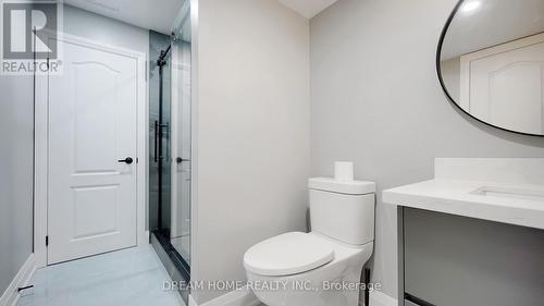 22 Temple Avenue, East Gwillimbury, ON - Indoor Photo Showing Bathroom