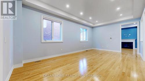 22 Temple Avenue, East Gwillimbury, ON - Indoor Photo Showing Other Room