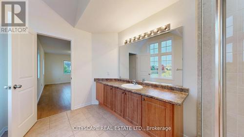 4 Hadleigh Way, Whitby, ON - Indoor Photo Showing Bathroom