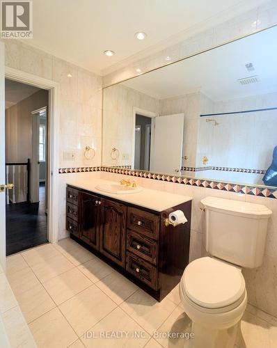 312 Dalewood Drive, Oakville, ON - Indoor Photo Showing Bathroom