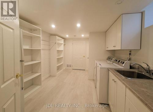 312 Dalewood Drive, Oakville, ON - Indoor Photo Showing Laundry Room